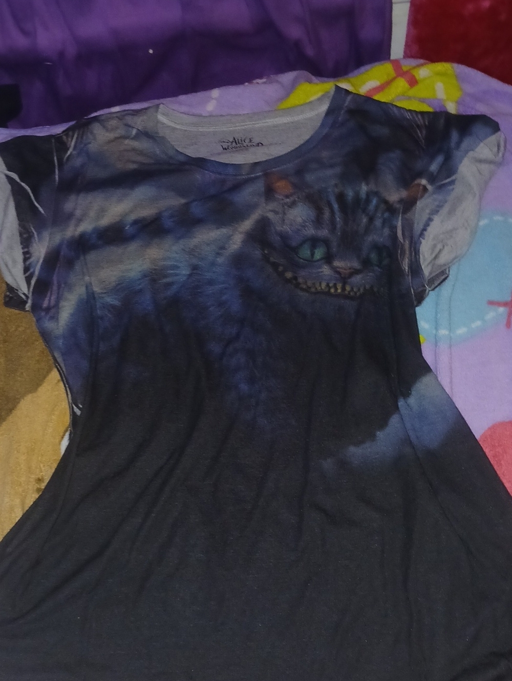 Disney Alice in Wonderland Cheshire Cat Black and Gray Short Sleeve Tee